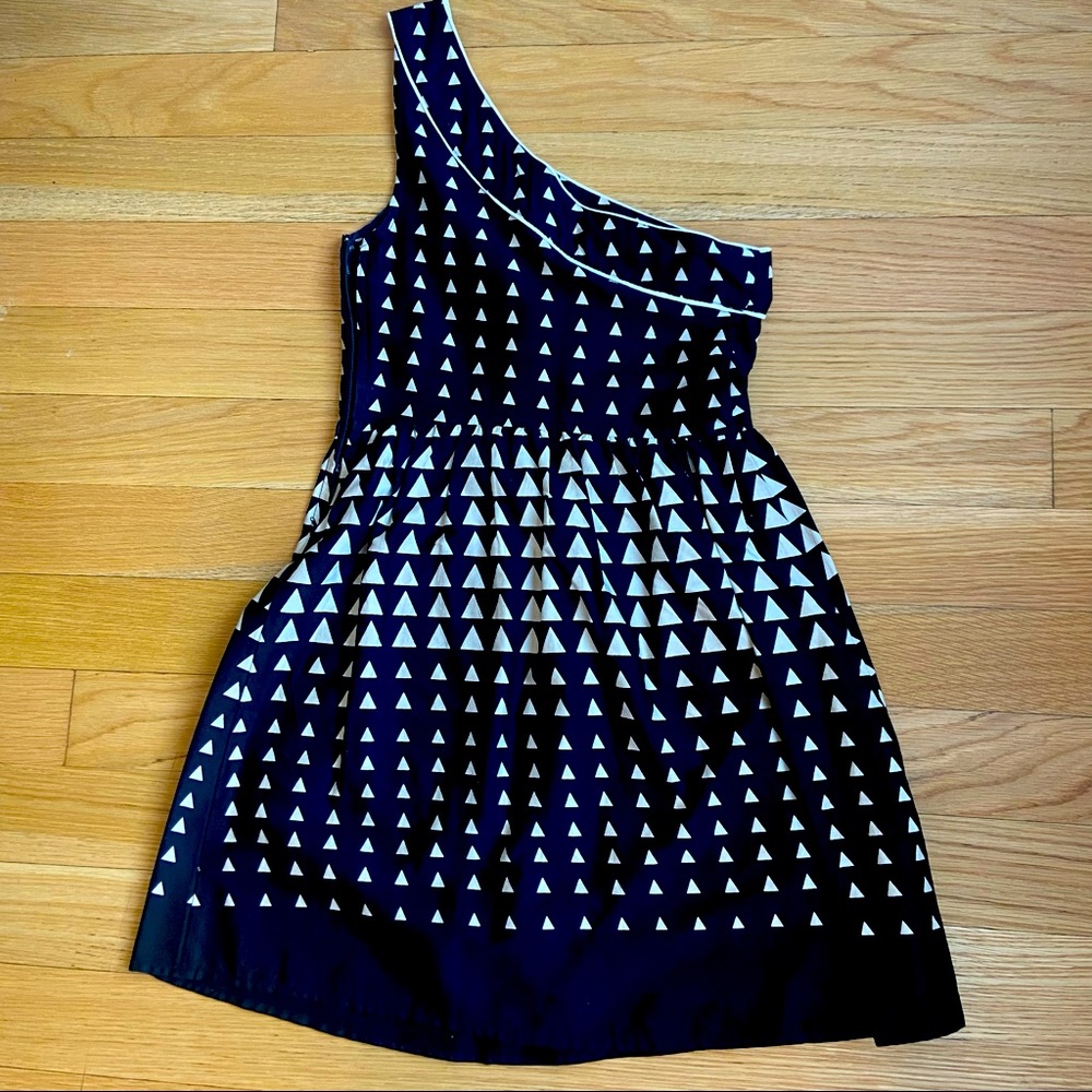 Great one shoulder dress, worn once - SIZE 1